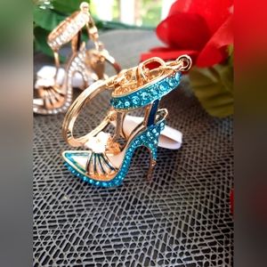 💙NEW! 👠 purse charm 👡 Shine 🌟 bright 🤍💙🩷